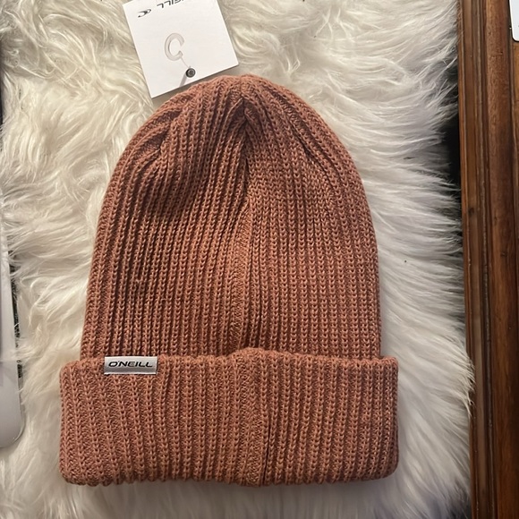 Brand new O’Neill beanie NWT - Picture 2 of 2